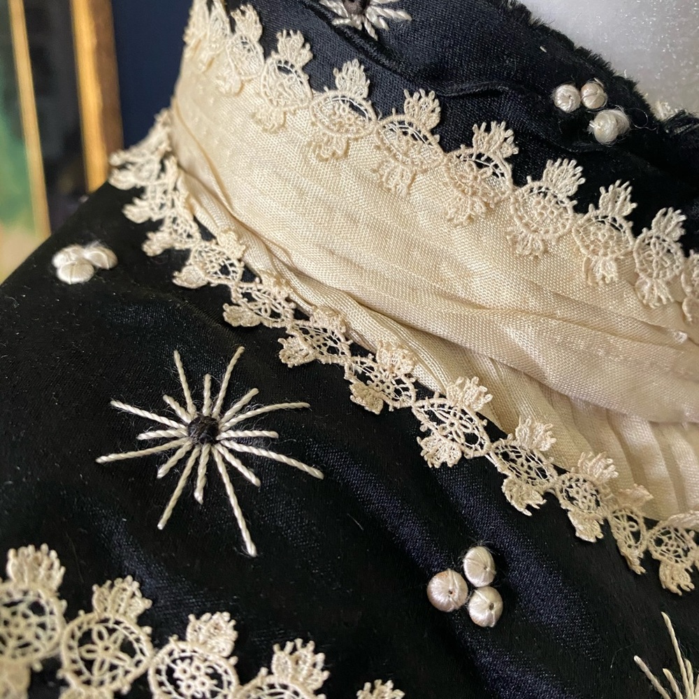 Antique Victorian 1890s silk two piece - Picture 11 of 15